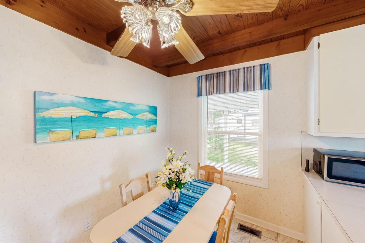 Ginny'S Coastal Cottage Oak Island Kültér fotó