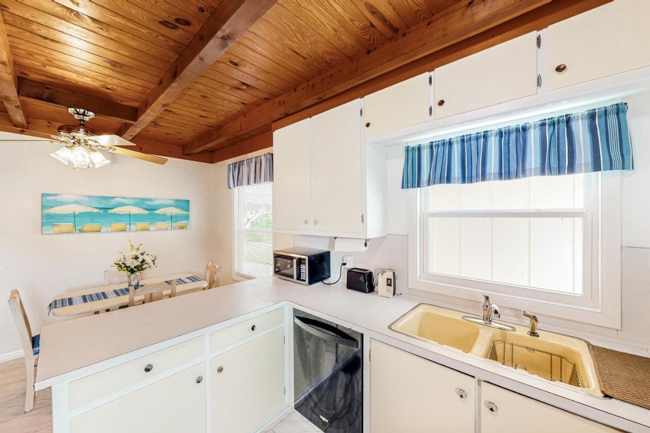Ginny'S Coastal Cottage Oak Island Kültér fotó
